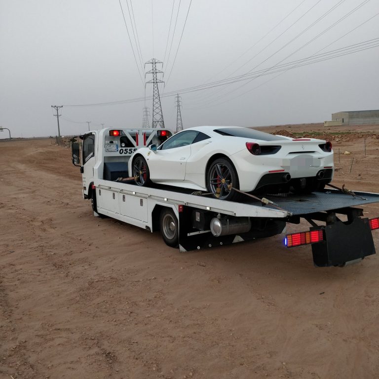 نقل سيارة فيراري فاخرة